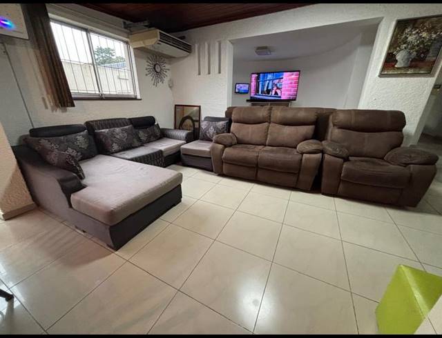 4 BEDROOM HOUSE FOR SALE IN RESERVOIR HILLS